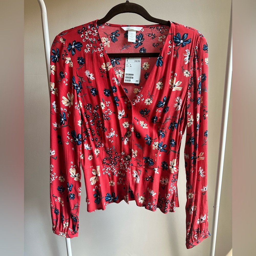 H&M NWT Red Floral Blouse